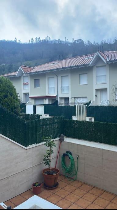 Casa En La Montana Con Piscina De Temporada Vila Arredondo Exterior foto