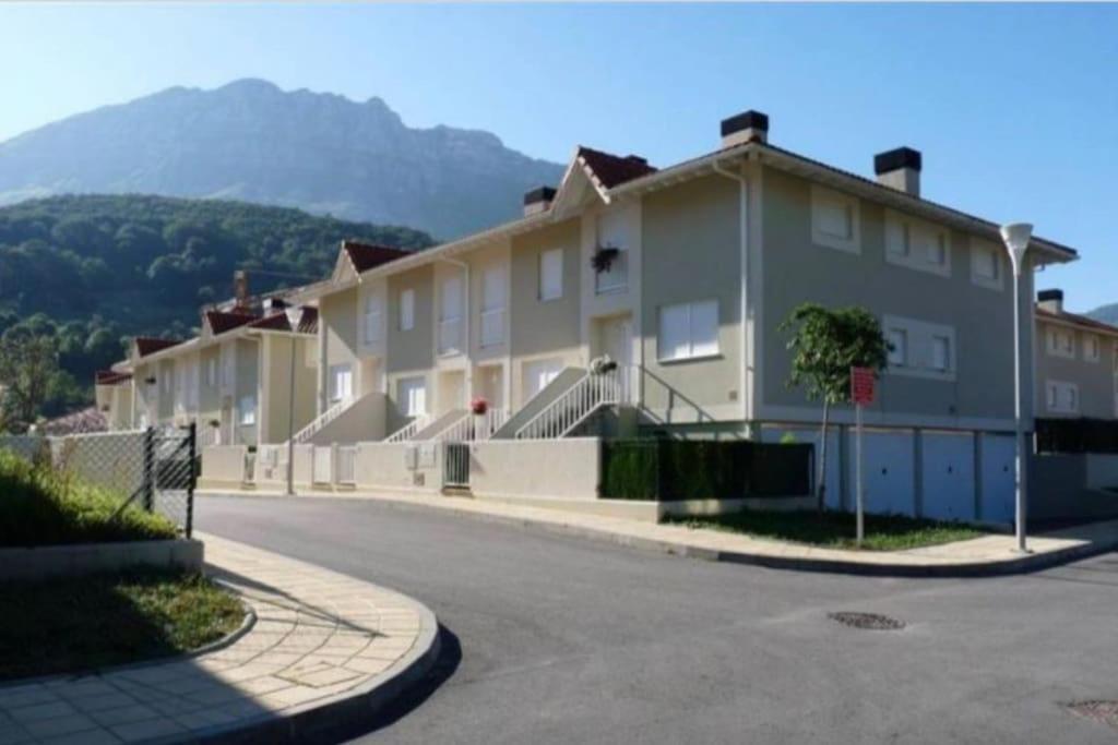 Casa En La Montana Con Piscina De Temporada Vila Arredondo Exterior foto